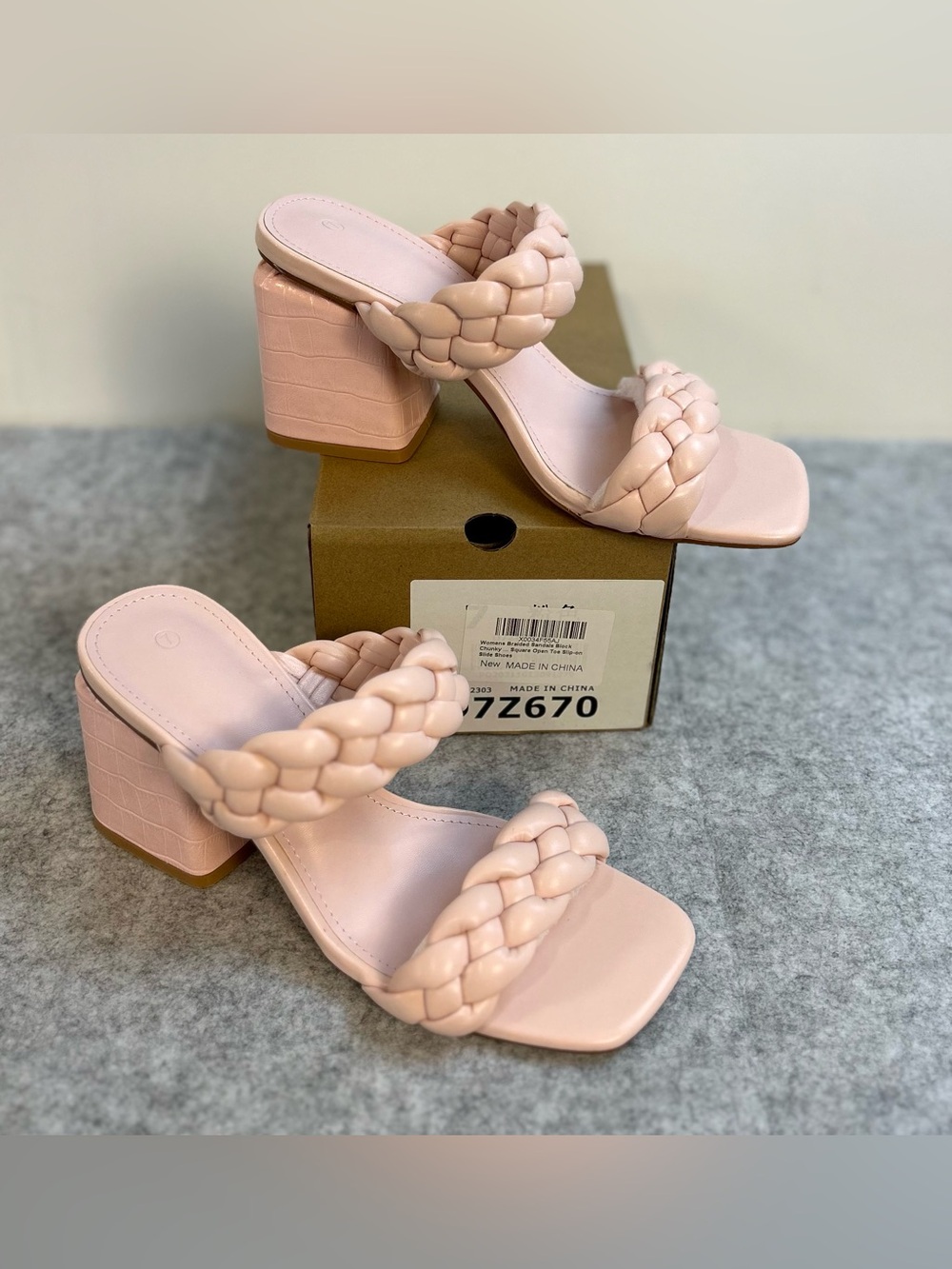 New Women’s Braided Woven Sandals with Chunky Heels / Pale Pink / size 7